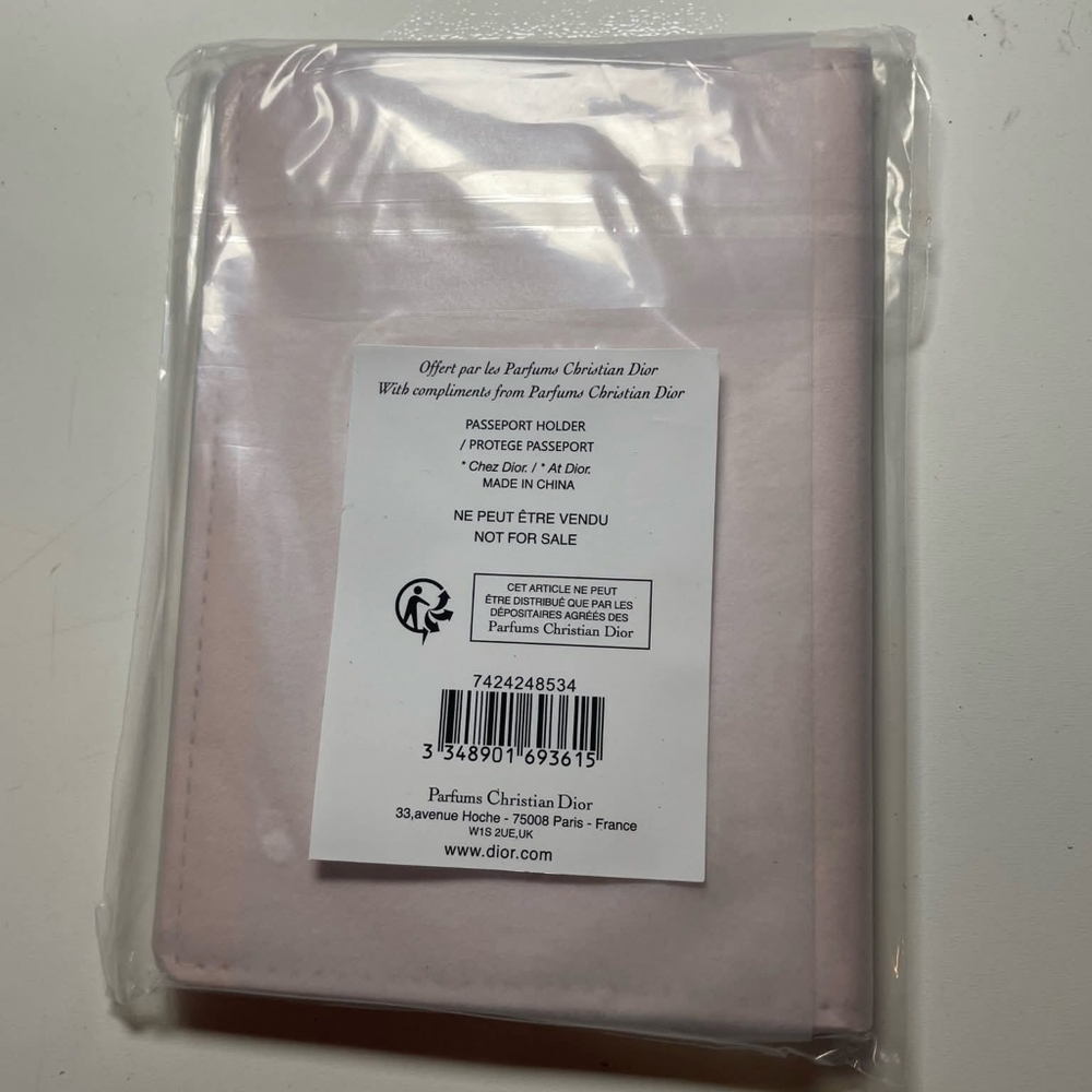 Dior Blush Pink Starry Passport Cover Case - Picture 6 of 6